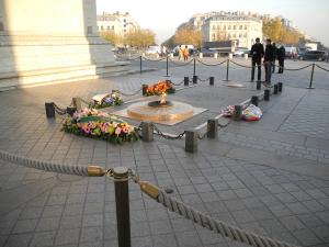 Tomb of the Unknown Soldier at Arc de Triomphe